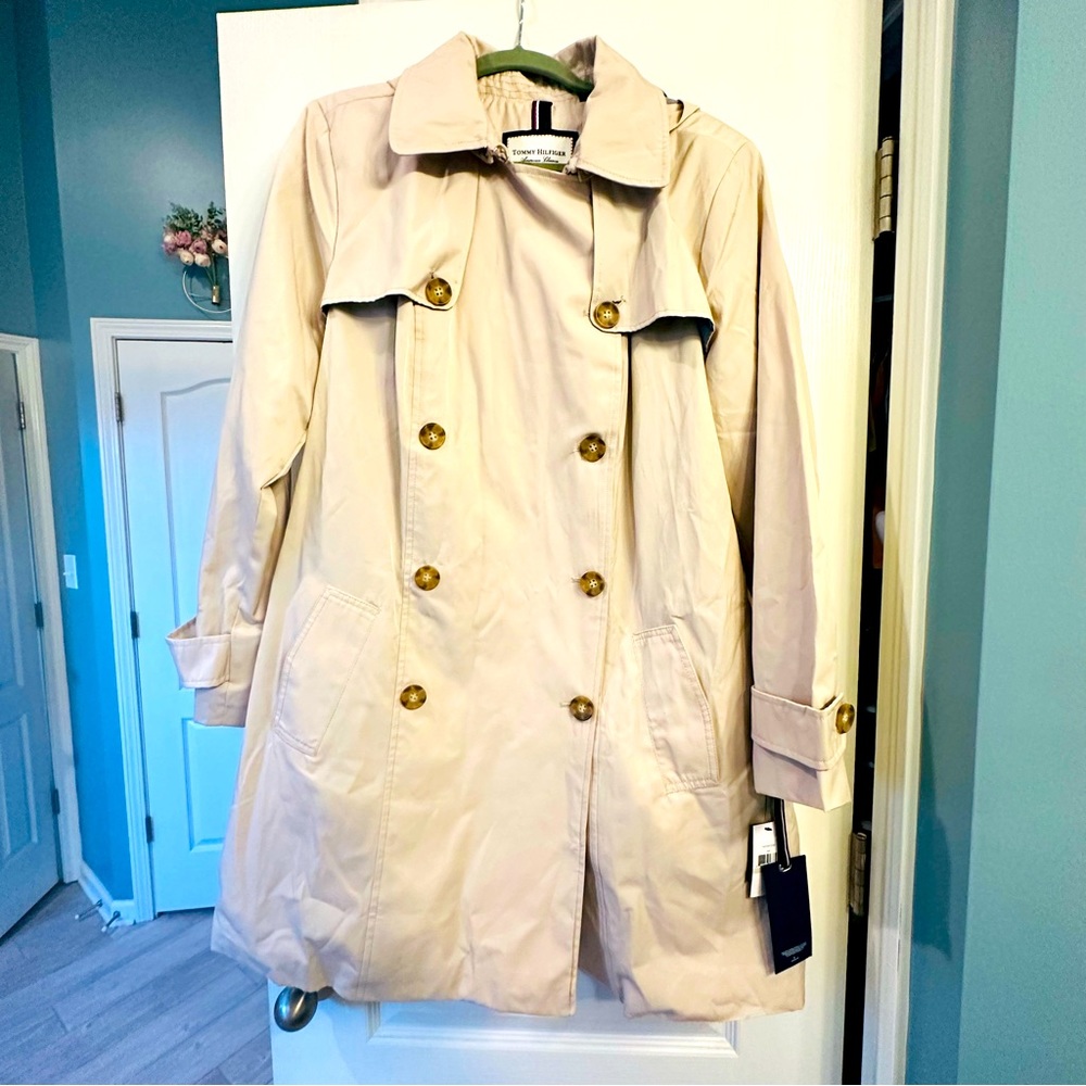 Women’s plus 1X NWT Tommy Hilfilger Nordstrom Macys tan trench coat hood
